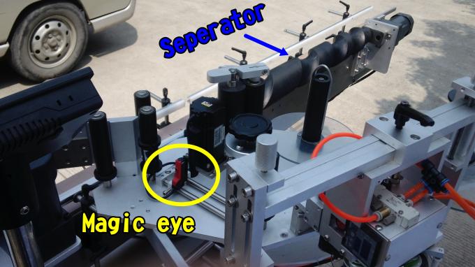 220V 1.5HP 50 / 60HZ गोल बाटल्यांसाठी चिकटलेली नेल पॉलिश लेबल Applicप्लिकेटर मशीन