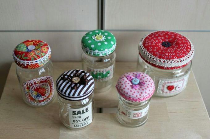 60-500 पीसी / मिनिट हाय स्पीड एसयूएस 304 इकॉनॉमी स्वयंचलित गोल कुपी कुपी लेबलिंग मशीन