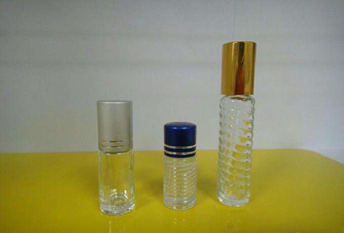 सेल्फ adडसिव्ह स्टिकरसाठी स्वयंचलित लहान गोल बाटली क्षैतिज शीशी लेबलिंग मशीन