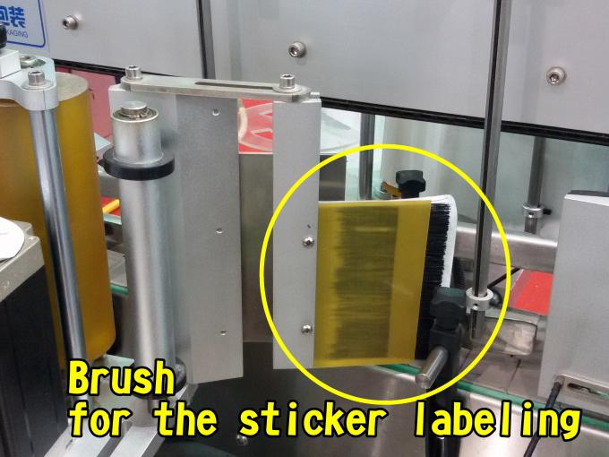 बॅग फॅक्टरी हाय स्पीड 60 - 350 पीसी / मिनिटांसाठी फ्लॅट पृष्ठभाग स्वयंचलित लेबलिंग मशीन