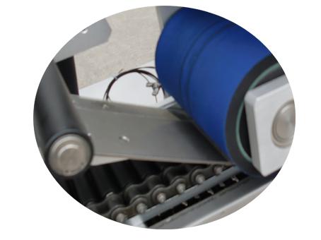 प्रमाणपत्र असलेल्या डबल लेयर लेबल स्टिकरसह 10 मिली स्मॉल बाटली लेबलिंग मशीन