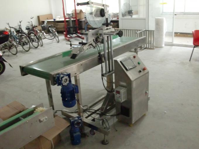 पेजिंग मशीन फीडिंग ऑब्जेक्ट्ससह टेबल टॉप सेल्फ अ‍ॅडझिव्ह स्टीकर फ्लॅट सरफेस लेबल atorप्लिकेटर