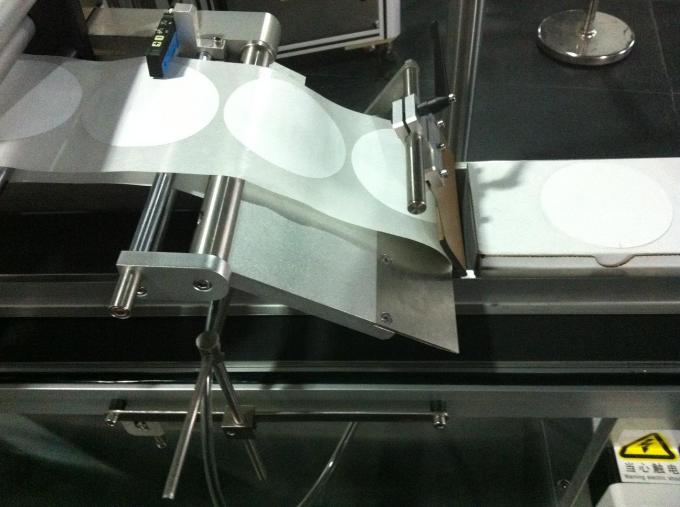 जार / कार्टन / कंटेनरसाठी सेल्फ hesडझिव्ह टॉप लेबलिंग मशीन