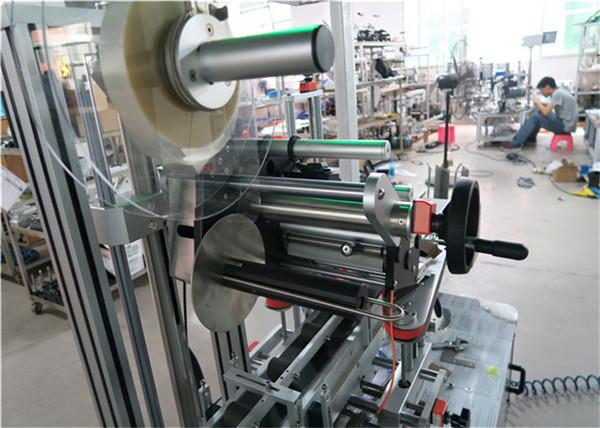 कन्व्हेअर / टॉप लेबलिंग उपकरणासह ऑटो टॉप लेबलिंग मशीन फ्लॅट पृष्ठभाग लेबल अर्जकर्ता