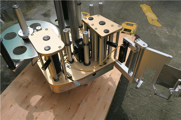 रोटेशन फंक्शनसह हाय स्पीड रोटरी स्टिकर लेबलिंग मशीन