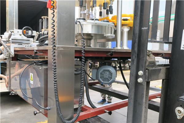 गोल बाटली रोटरी स्टिकर लेबलिंग मशीन उपकरणांची जाडी ≥ 30 मिमी