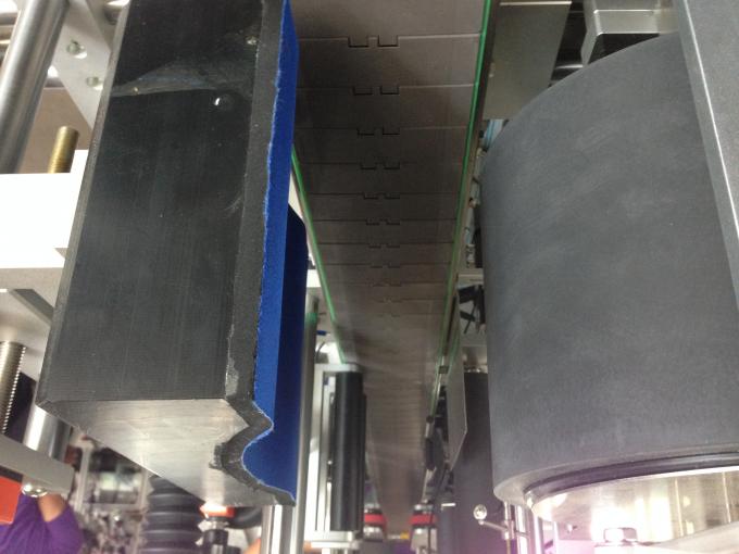 प्लास्टिक / ग्लास फेरीच्या बाटलीसाठी स्वयंचलित स्टिकर लेबल अनुप्रयोगकर्ता