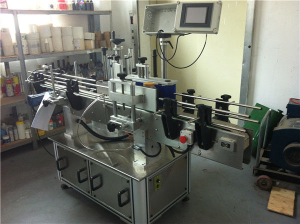 पेय उद्योगासाठी फळ / भाजीपाला रस गोल बाटली स्टिकर लेबलिंग मशीन