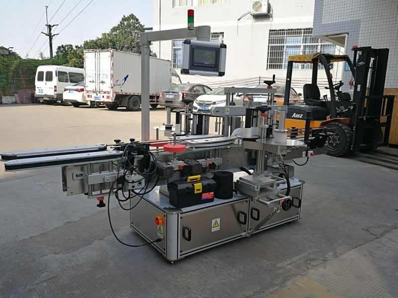 चीन शैम्पू बाटली डबल साइड चिकट लेबलिंग मशीन पूर्ण स्वयंचलित पुरवठादार